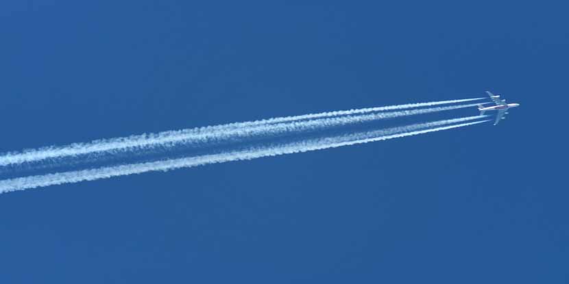 Se chi vola sporca il cielo